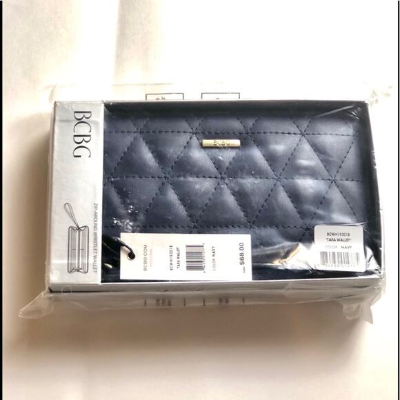 Cute BCBGeneration Tara Quilted Gift Boxed Wallet - Picture 10 of 10